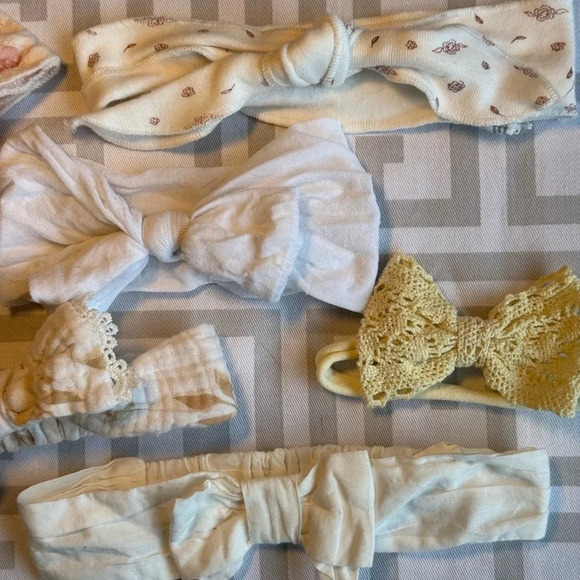 Baby Girls The Cream Team Assorted Bows + Bonus Hat - Picture 3 of 4